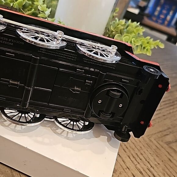 Kids train toy with working lights and sounds - Picture 6 of 9